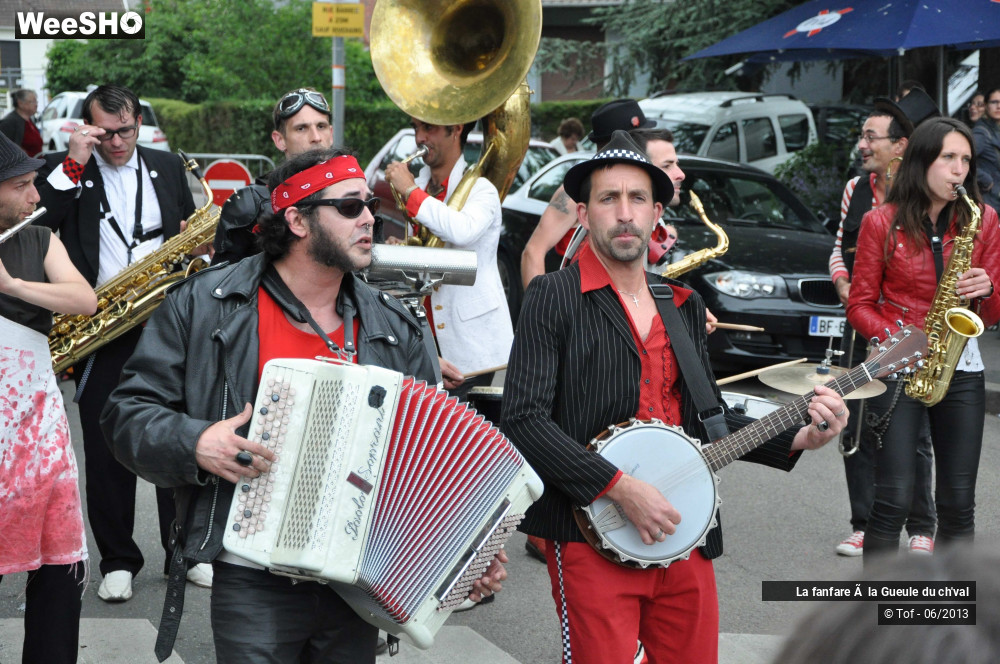 19/56 photos du spectacle La fanfare à la Gueule du ch'val